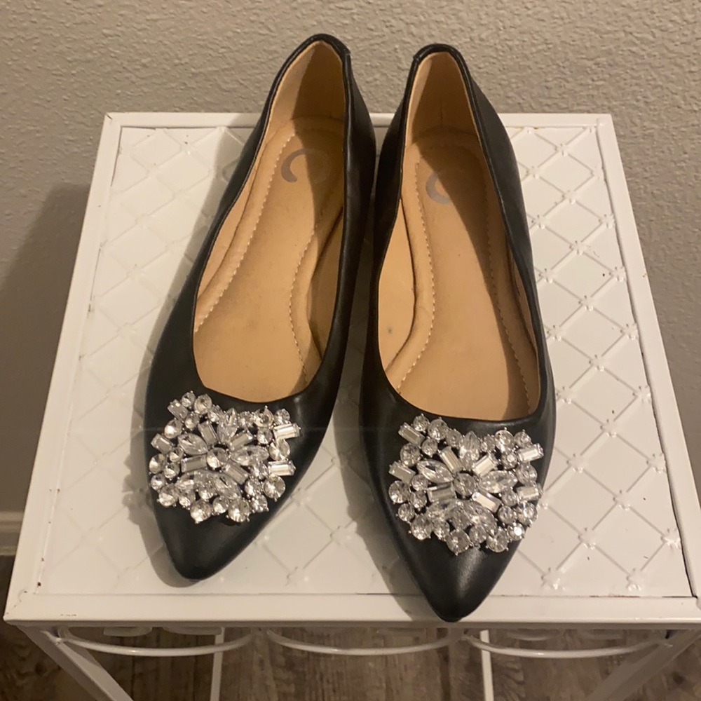 Journee Collection Renzo Flat